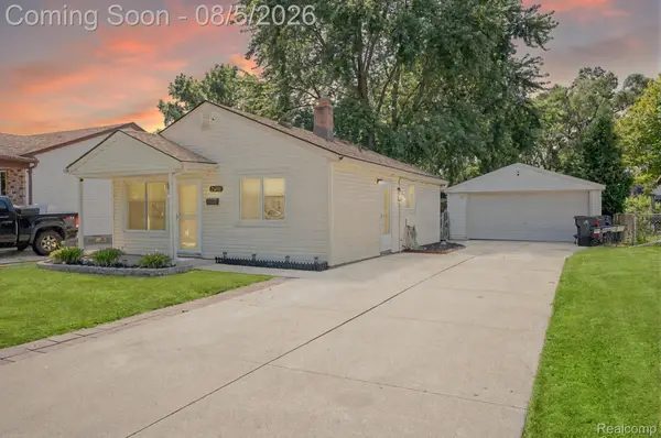 25245 Rose Street, Roseville, MI 48066