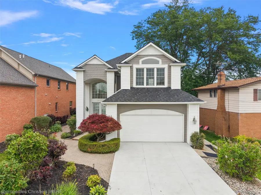 31975 Riverdale Street, Harrison Township, MI 48045 - #3