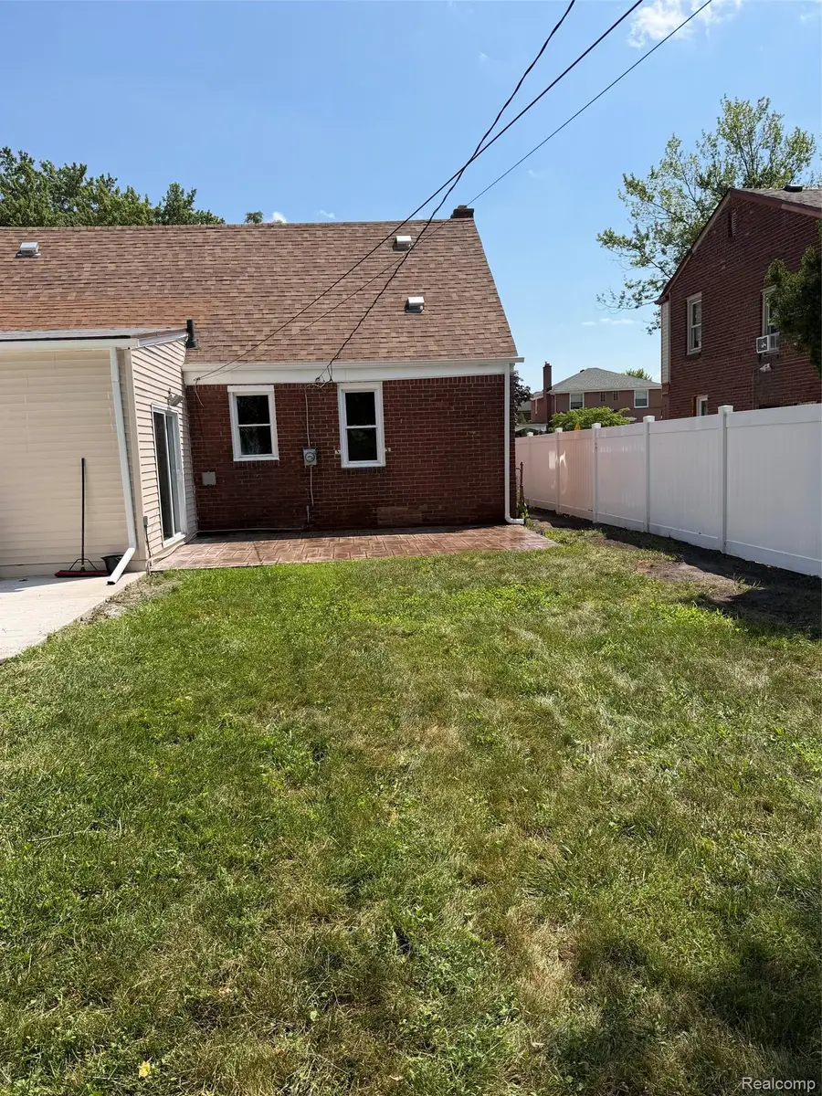 13118 Pembroke Avenue, Detroit, MI 48235 - #2