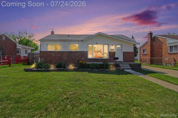 141 Gilman Street, GardenCity, MI 48135