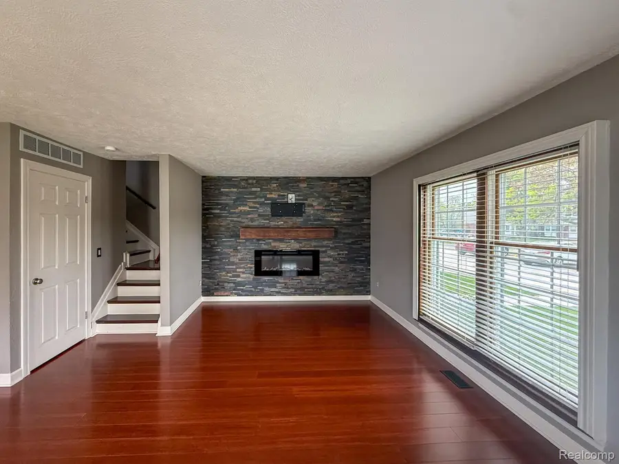 36721 Park Place Drive, Sterling Heights, MI 48310 - #3