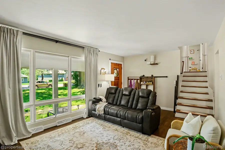 3304 Riverside Drive, Port Huron, MI 48060 - #3