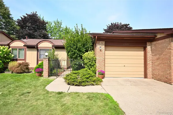 27820 Hollywood Boulevard, Warren, MI 48093