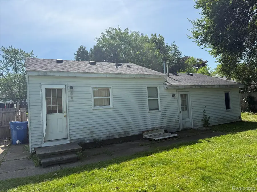 25453 Pine View Avenue, Warren, MI 48091 - #3