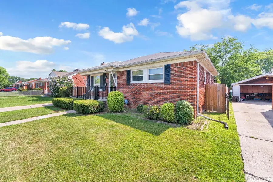 24574 Mabray Avenue, Eastpointe, MI 48021 - #3