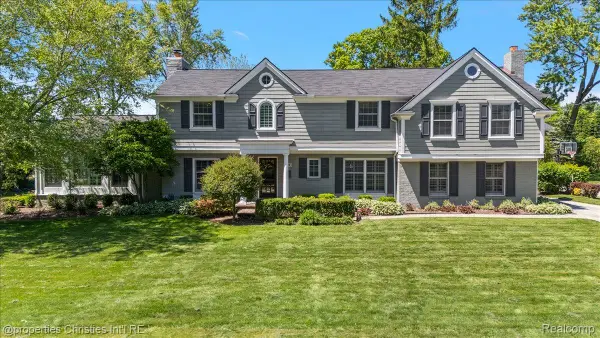 135 Clifton Road, BloomfieldHills, MI 48301