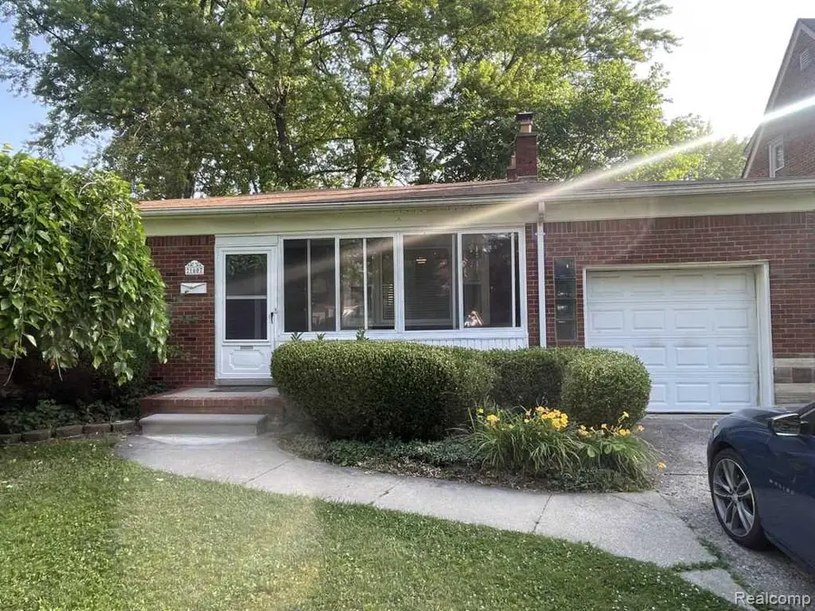 21607 Madison Street, Saint Clair Shores, MI 48081 - #2