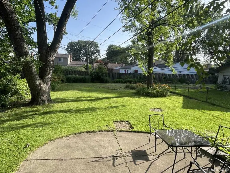 21607 Madison Street, Saint Clair Shores, MI 48081 - #3