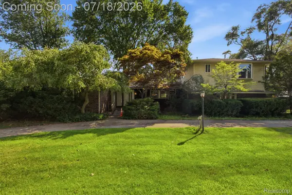 2726 Bay Drive, WestBloomfield, MI 48324