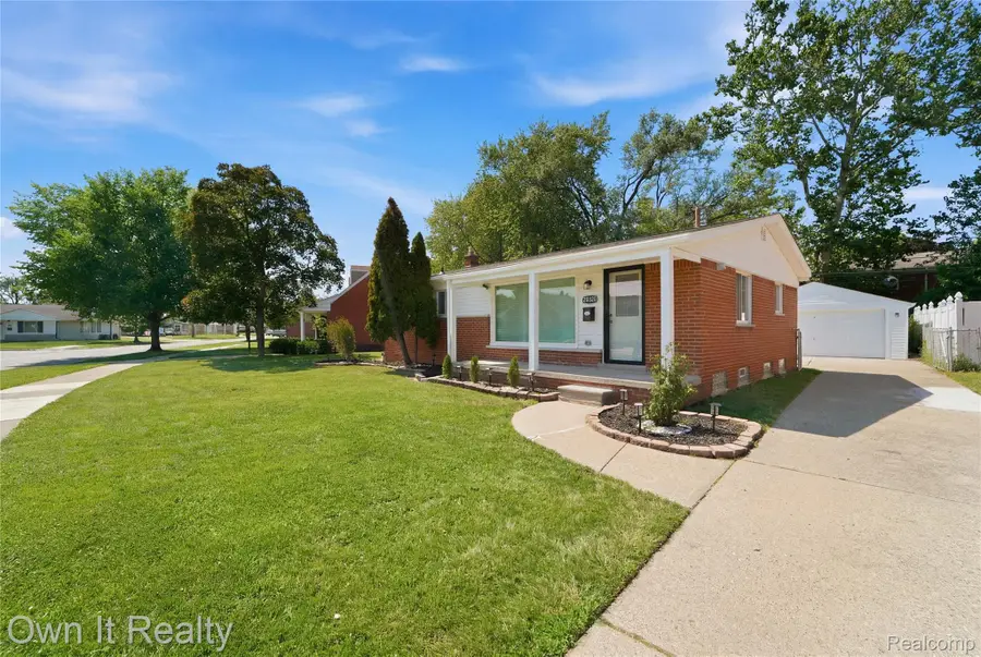 20320 Whitlock Drive, Dearborn Heights, MI 48127 - #2