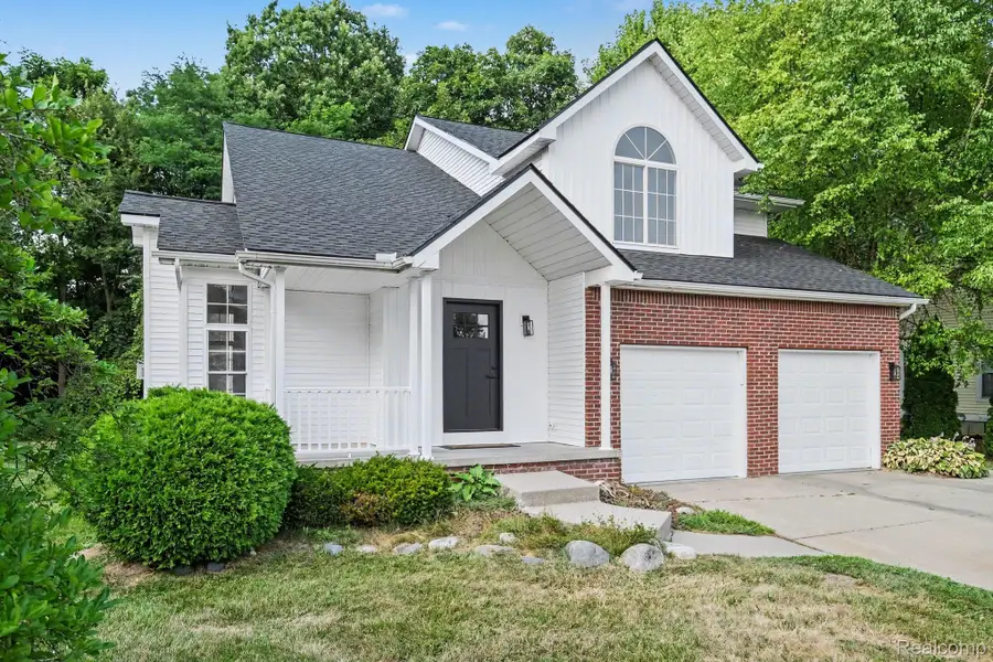 4429 Meadowlane Court, Burton, MI 48519 - #3