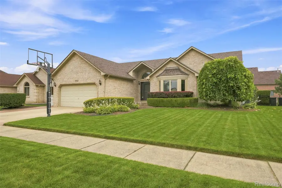 47676 Sandy Ridge Drive, Macomb, MI 48044 - #2