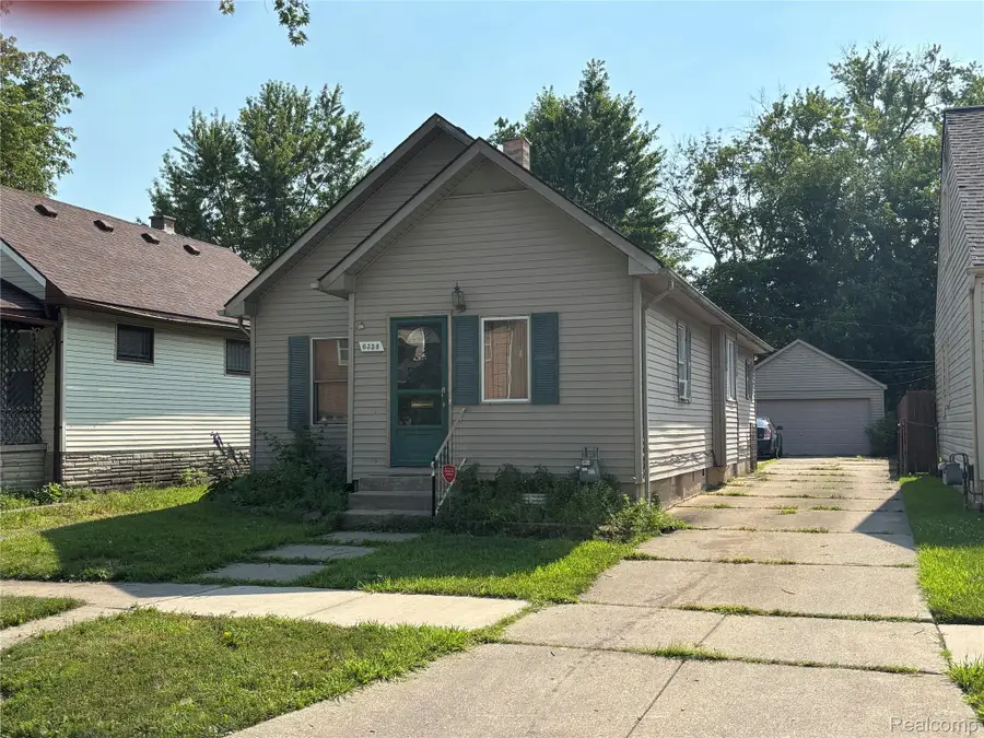 6358 Heyden Street, Detroit, MI 48228 - #2