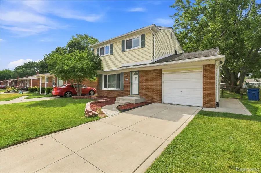 30523 Grandview Avenue, Westland, MI 48186 - #3