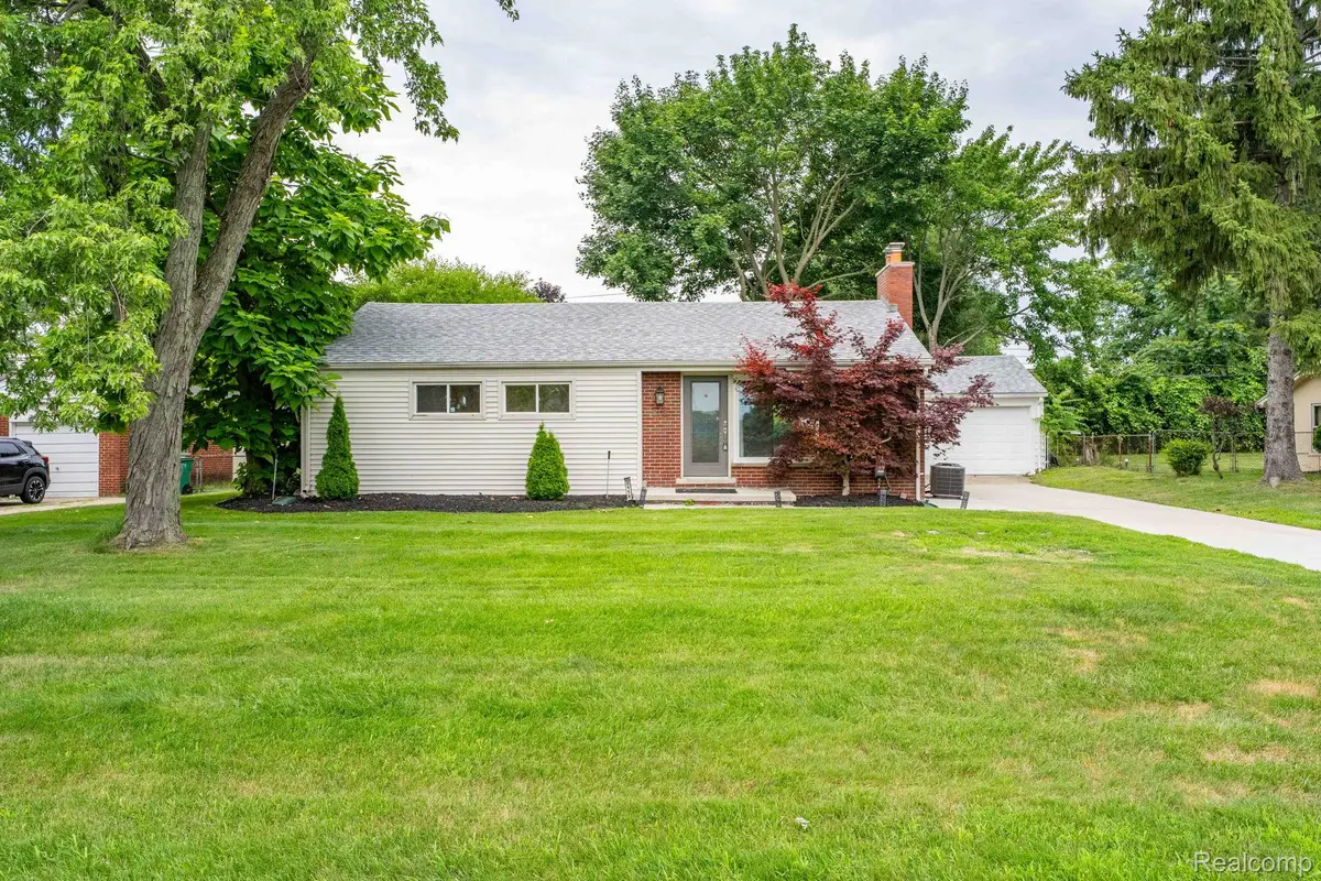 2118 Middlebelt Road, West Bloomfield, MI 48324 - #1