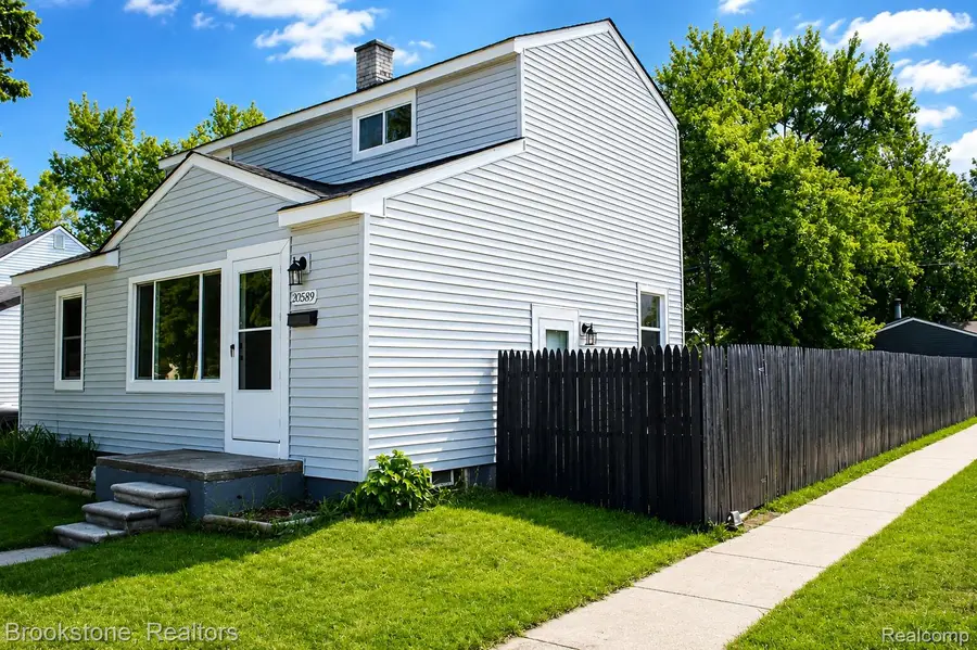 20589 Negaunee, Redford, MI 48240 - #2