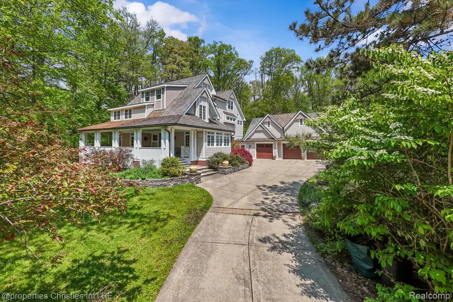1041 Greentree Road, Bloomfield, MI 48304 - #3