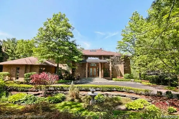 4692 W Wickford, BloomfieldHills, MI 48302