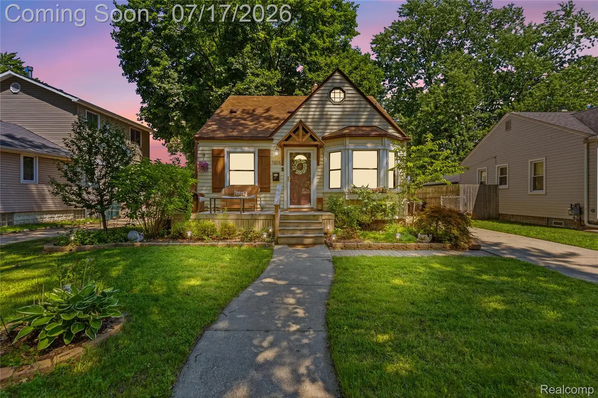 1616 N Vermont Avenue, Royal Oak, MI 48067 - #1