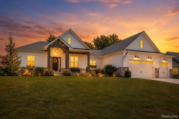 12349 Sugar Maple Drive, Fenton, MI 48430