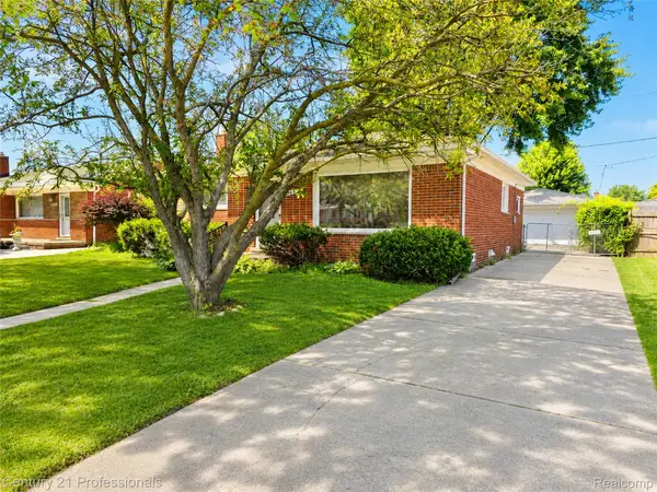 8563 Centralia Street, DearbornHeights, MI 48127