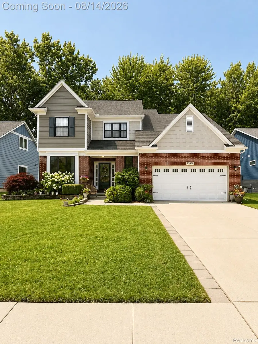 27688 Coleridge Street, Harrison Township, MI 48045 - #2