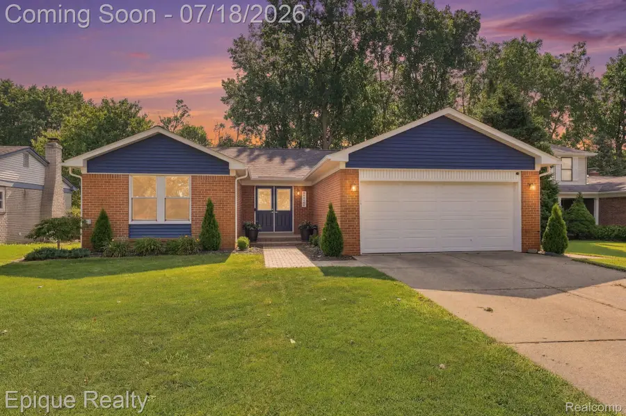 35226 Collingwood Drive, Sterling Heights, MI 48312 - #2