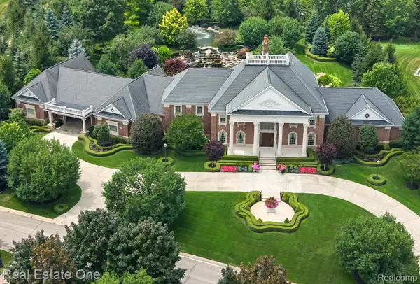 5250 Orchard Ridge Drive, Rochester, MI 48306