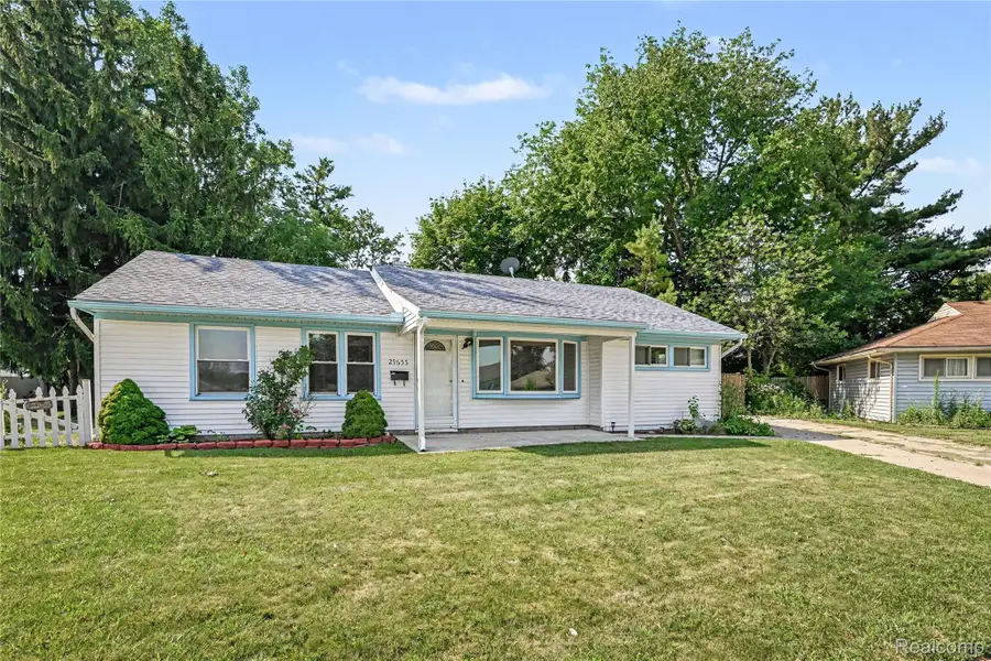 29655 Winter Court, Garden City, MI 48135 - #2