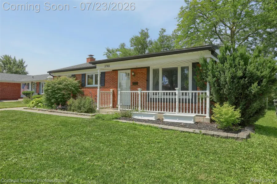 37161 Castleton Drive, Sterling Heights, MI 48312 - #2