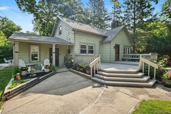 6700 Pontiac Trail Road, WestBloomfield, MI 48323