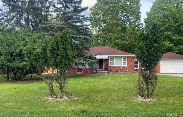 23409 Ranch Hill Drive W, Southfield, MI 48033 - #2
