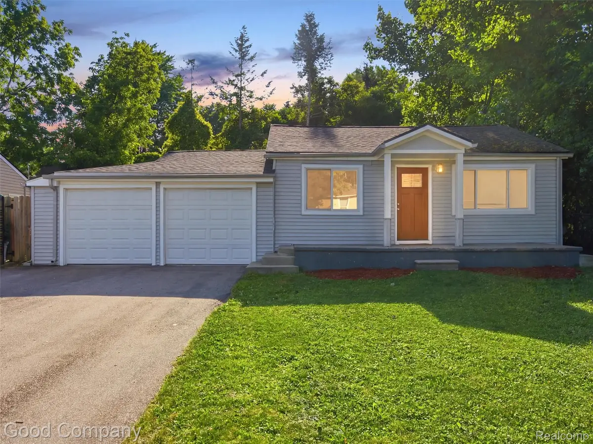 4030 Manitoba Street, Auburn Hills, MI 48326 - #1