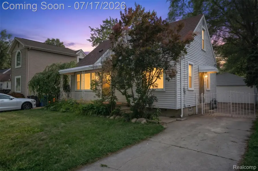 18641 Sumner, Redford, MI 48240 - #2
