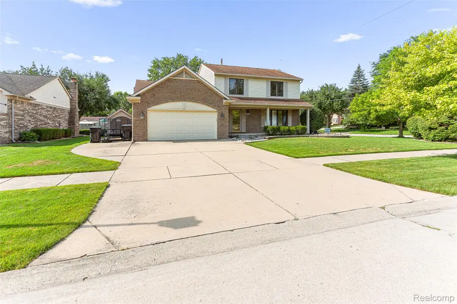 22333 Crestwood Street, Trenton, MI 48183 - #3