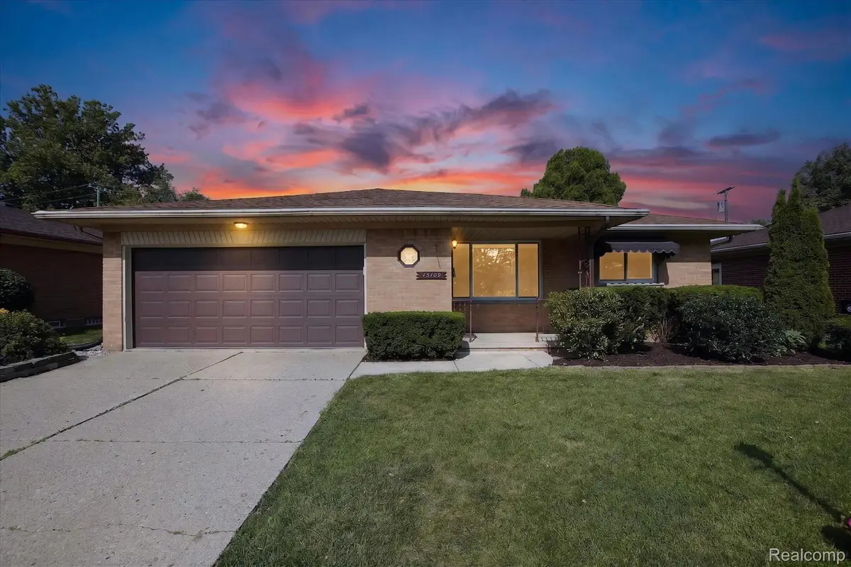 15109 Susanna Street Street Sw, Livonia, MI 48154 - #1
