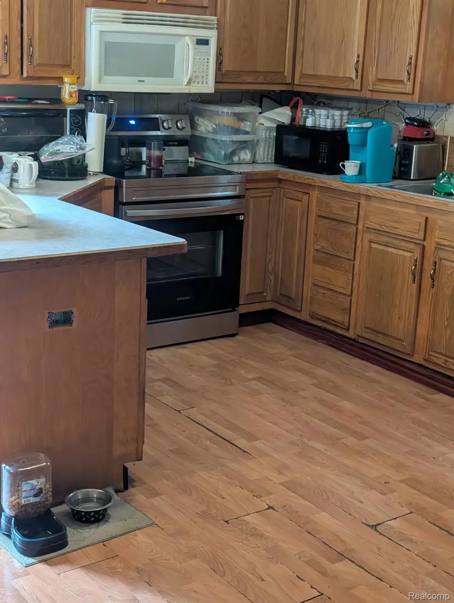 5008 W Burt Road, Montrose, MI 48457 - #2