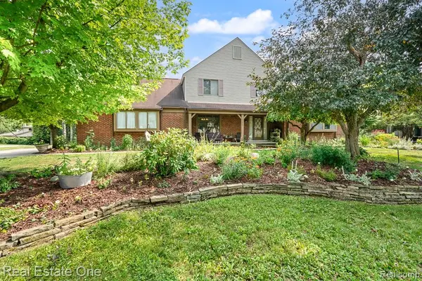 2355 Hillendale Drive, RochesterHills, MI 48309