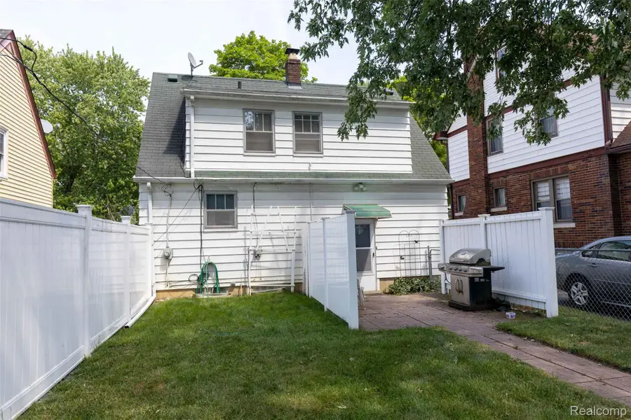 131 Dwight Avenue, Pontiac, MI 48341 - #2