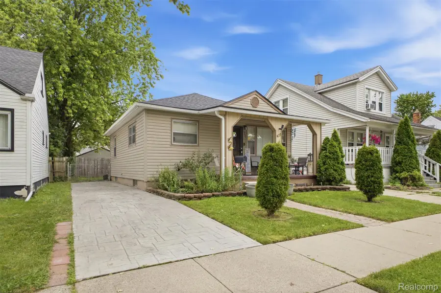 439 Cleveland Avenue, Lincoln Park, MI 48146 - #2