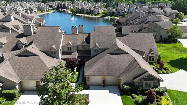 18048 Blue Heron Drive W, Northville, MI 48168