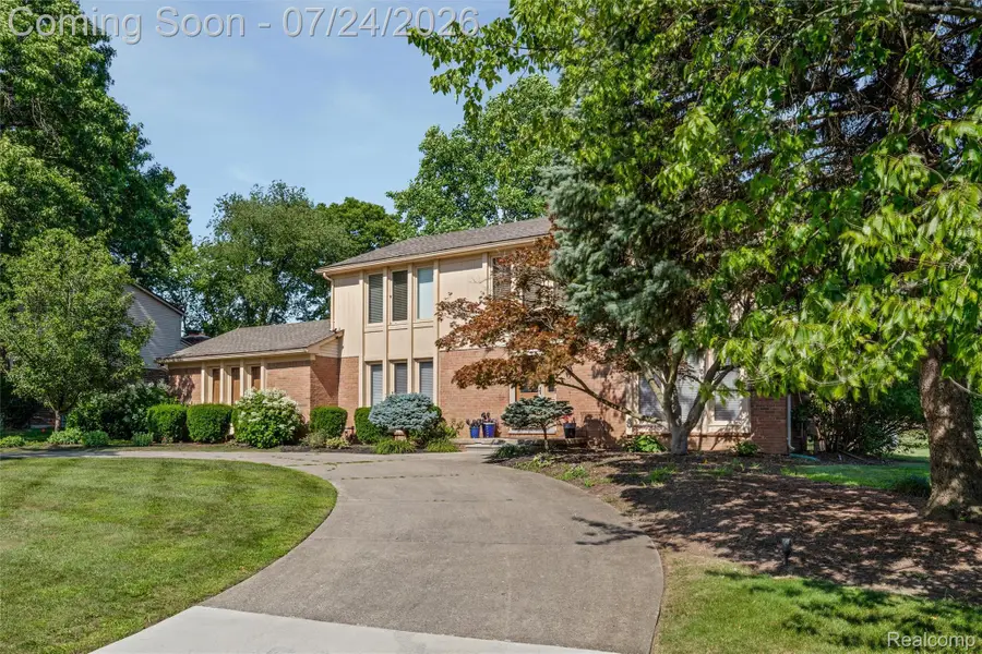 28824 Appleblossom Lane, Farmington, MI 48331 - #2