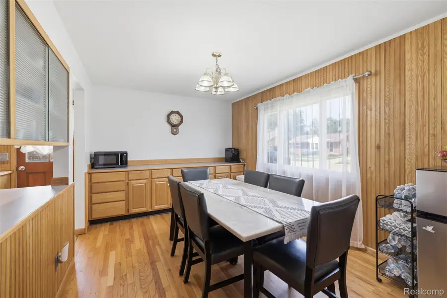 8825 Nebraska Street, Livonia, MI 48150 - #2