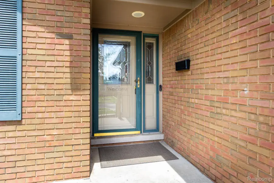 590 Saint John Street, Wyandotte, MI 48192 - #3