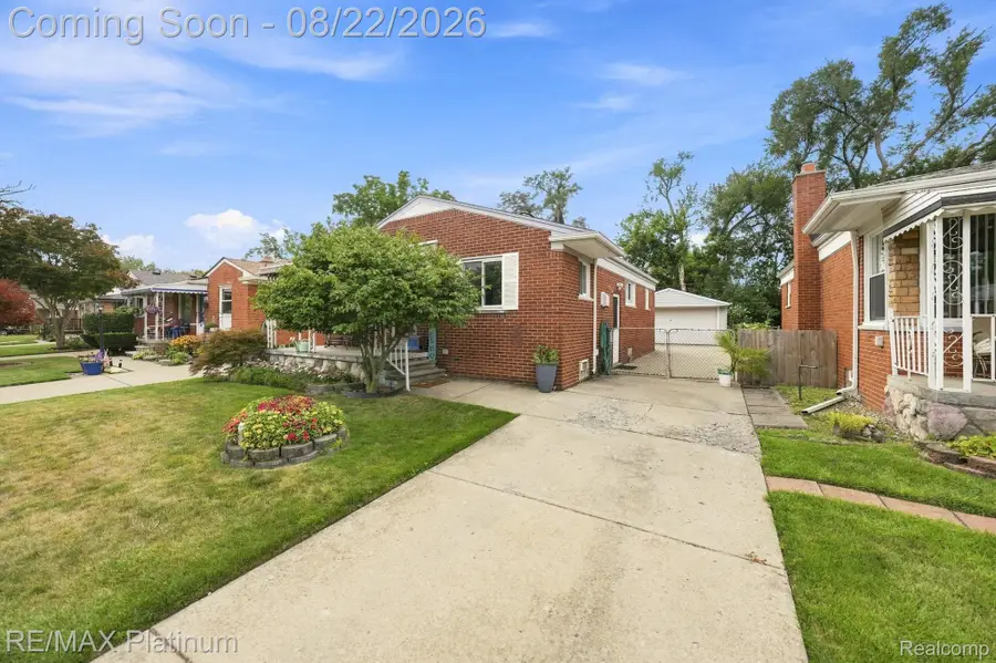 24371 Currier Street, Dearborn Heights, MI 48125 - #3