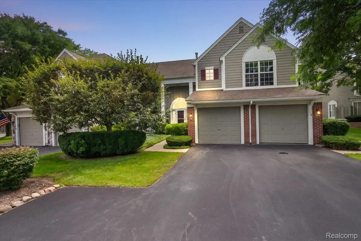 1918 Eagle Pointe, Bloomfield, MI 48304 - #1
