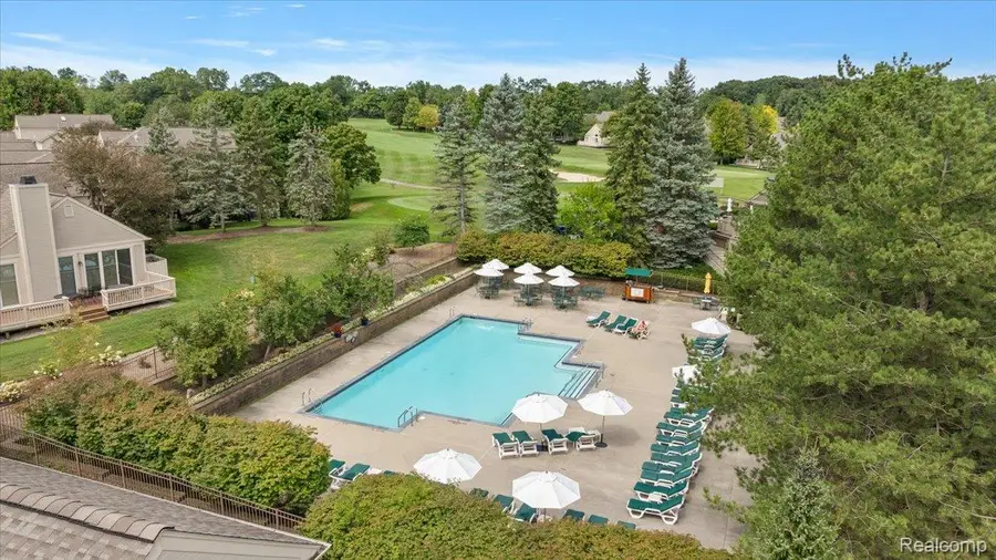 1918 Eagle Pointe, Bloomfield, MI 48304 - #2