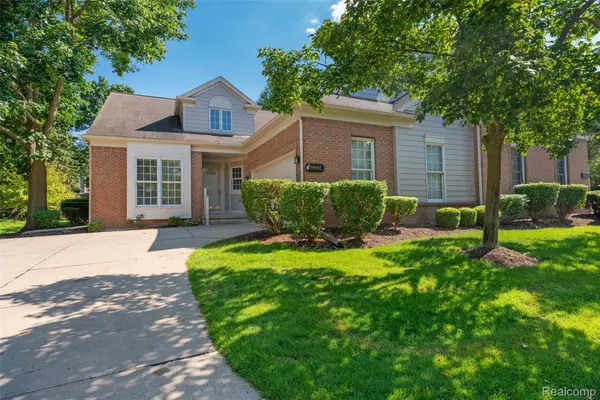 39681 Muirfield Lane, Northville, MI 48168