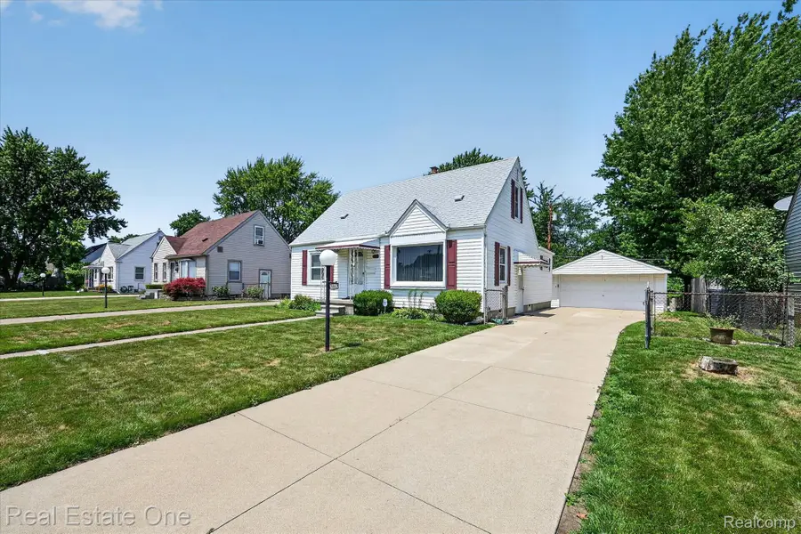 28662 Sheridan Street, Garden City, MI 48135 - #3