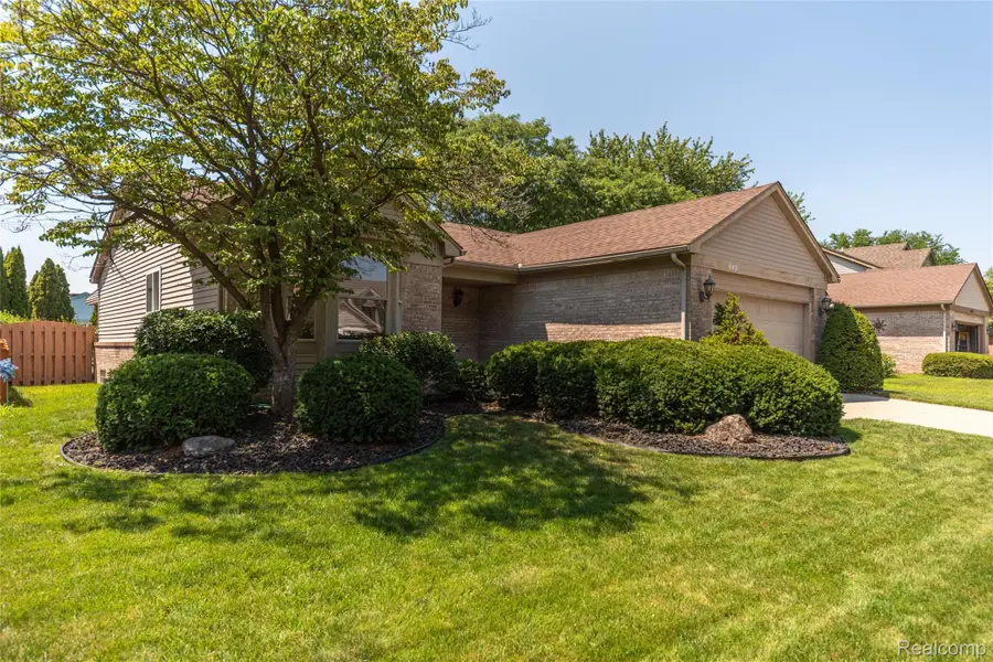 993 W Rose Avenue, Garden City, MI 48135 - #2